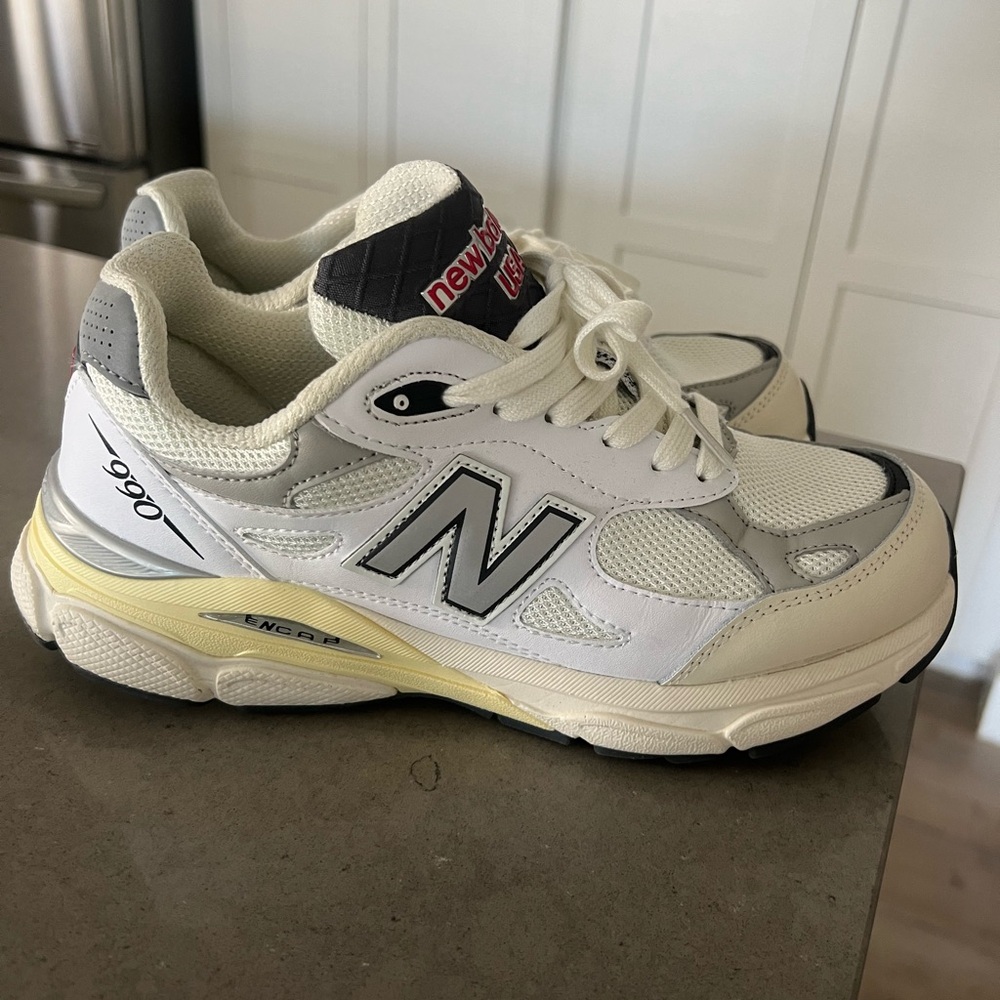 New Balance 990